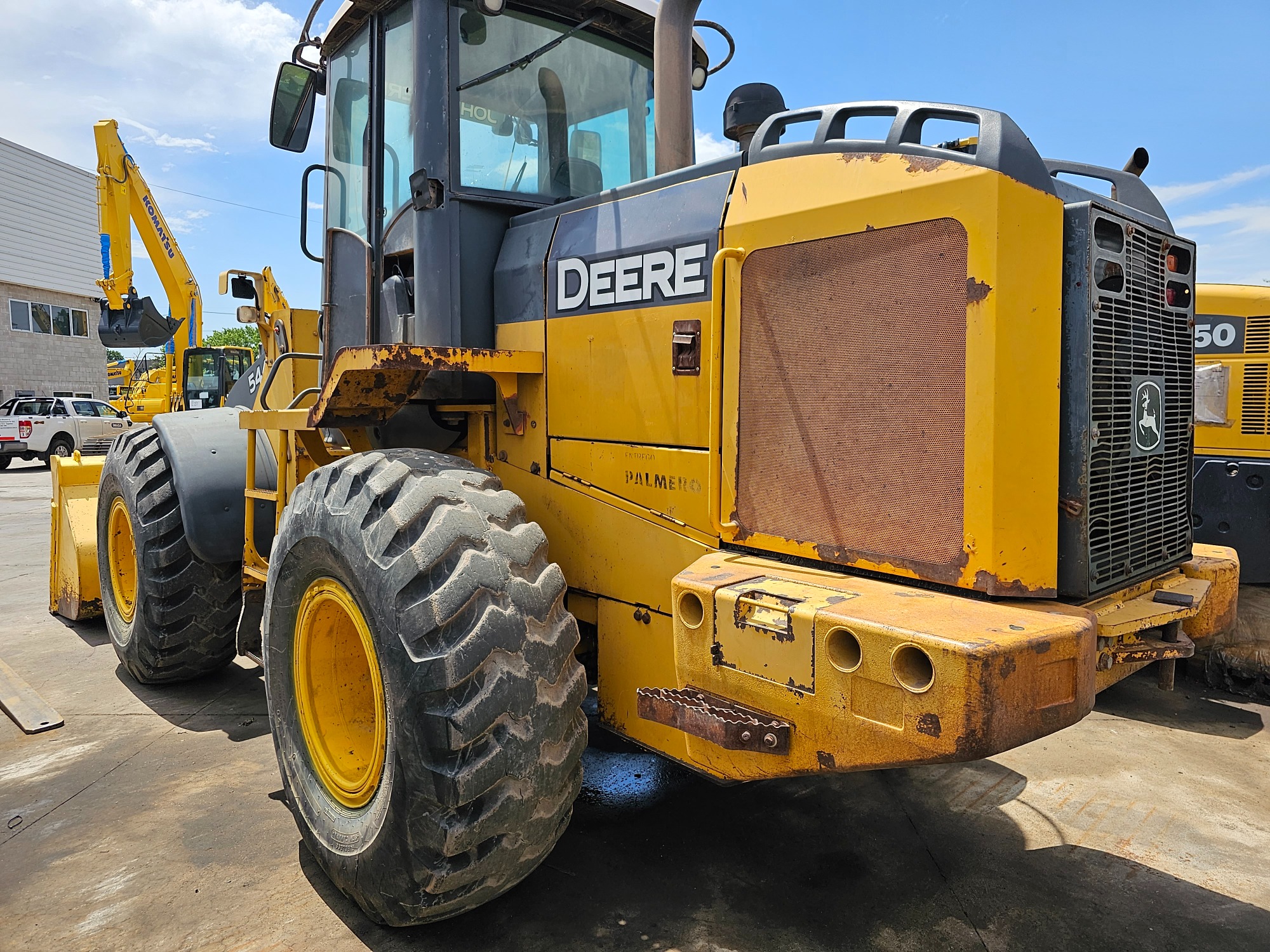 JHON DEERE 544J  PESO OPERATIVO 13000KG